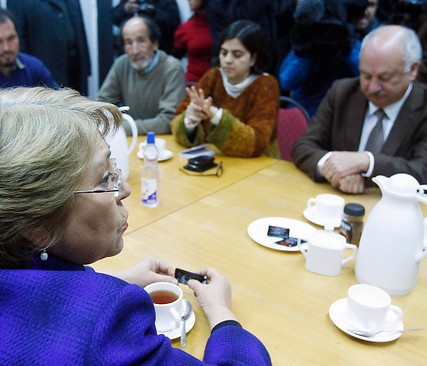 Bachelet y el PC: permitido virar izquierda