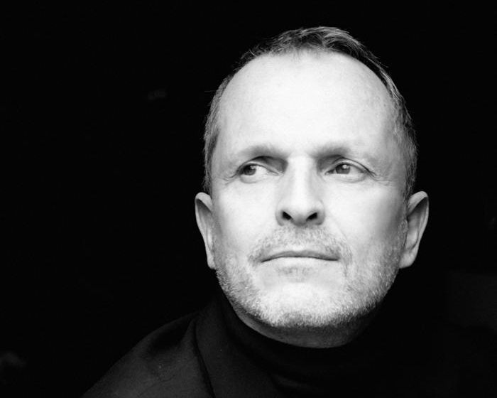 Miguel Bosé: Me involucro en causas solidarias por necesidad como ciudadano