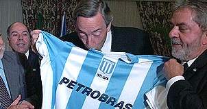 Néstor Kirchner habría comprado jugadores para Racing Club