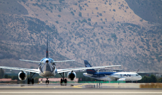 Tráfico aéreo de pasajeros aumentó 9,6 % en abril