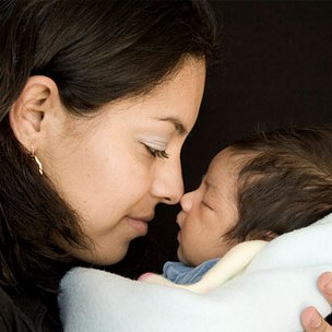 Carta abierta de feminista a Piñera concluye que «bono de maternidad asegura la disponibilidad de esclavos»