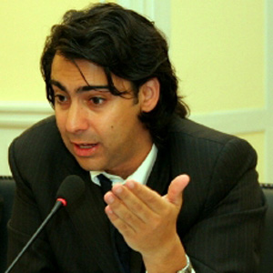Marco Enríquez-Ominami propone crear un canal estatal que transmita sólo programas educativos
