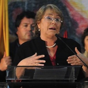 Bachelet sale a calmar las aguas con empresarios y enfrenta primer cara a cara con la CPC