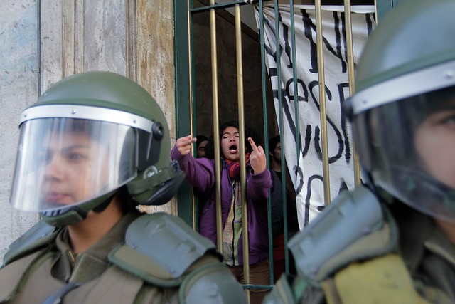 En Fotos: Estudiantes se toman el Mineduc y emplazan a Carolina Schmidt a pronunciarse sobre sus demandas