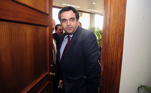Quintana (PPD): «Si uno pierde en las primarias podrá tratar de persuadir, pero no puede amenazar a quien gana»