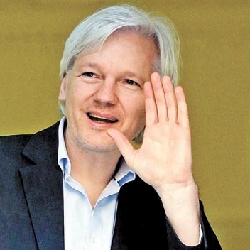 Canciller ecuatoriano se reúne con su homólogo británico para tratar el caso de Assange