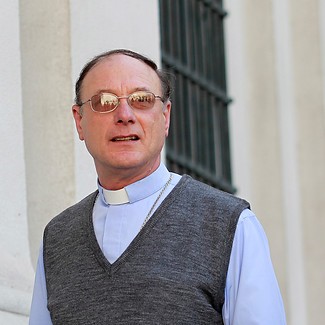 Obispo Luis Infanti: «La presión de la gente ayudará a que se llegue a una nueva Constitución»
