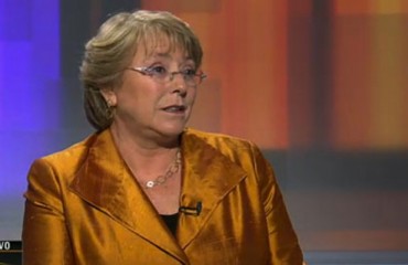 Bachelet revela su reforma tributaria: impuestos a empresas suben a 25% y a las personas bajan a 35%
