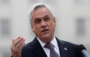 Piñera dice a secundarios que el gobierno «hará cumplir la ley» y los insta a deponer tomas de colegios