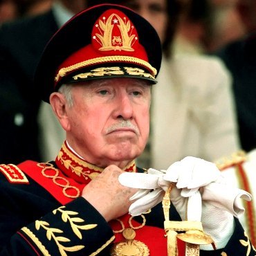 Pinochet espió a miles de estudiantes en los colegios