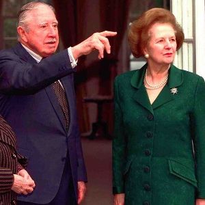 Opera francesa reúne a Pinochet, Thatcher y Garzón