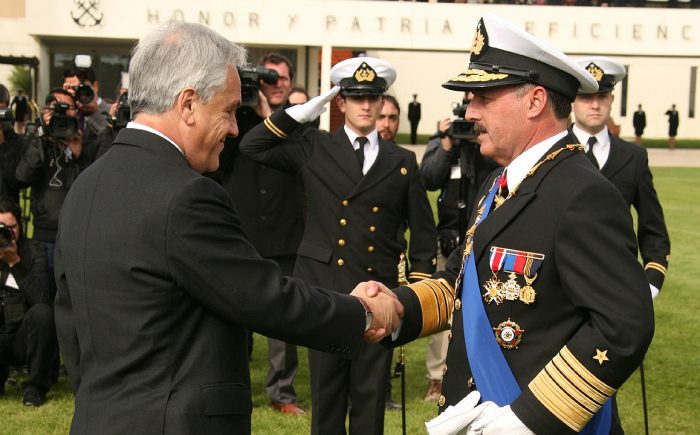 Almirante Larrañaga asumió como nuevo comandante en Jefe de la Armada