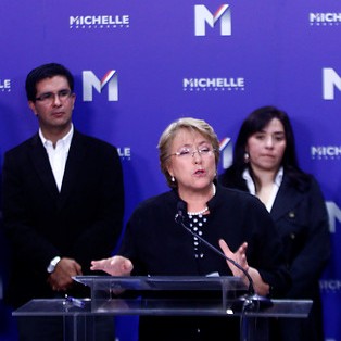 Bachelet apuesta por gratuidad universal en seis años y fin del financiamiento compartido