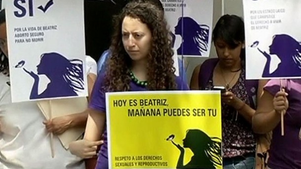 «Beatriz», un caso que refleja la «doble moral» salvadoreña respecto al aborto