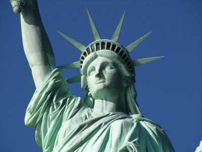 La Estatua de la Libertad puede ser deportada