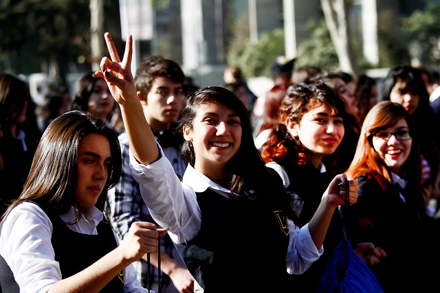 Estudiantes marchan por el centro de Santiago para reivindicar sus históricas demandas no cumplidas