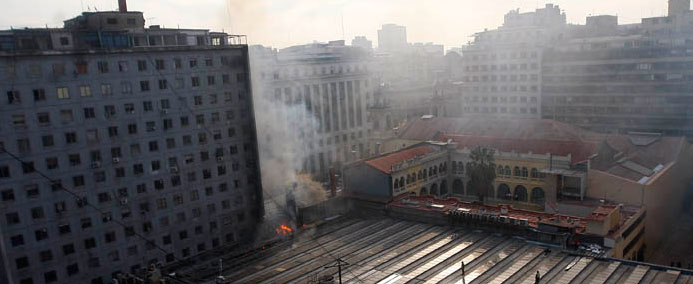 Bomberos logra controlar incendio en Paseo San Agustín