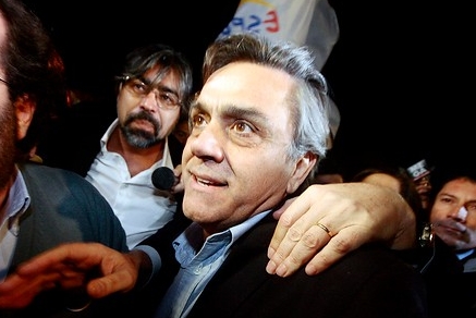 Longueira se impone a Allamand y el centro queda vacío para las elecciones de noviembre