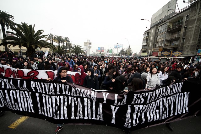 Con incidentes aislados se desarrolla nueva marcha convocada por el movimiento estudiantil