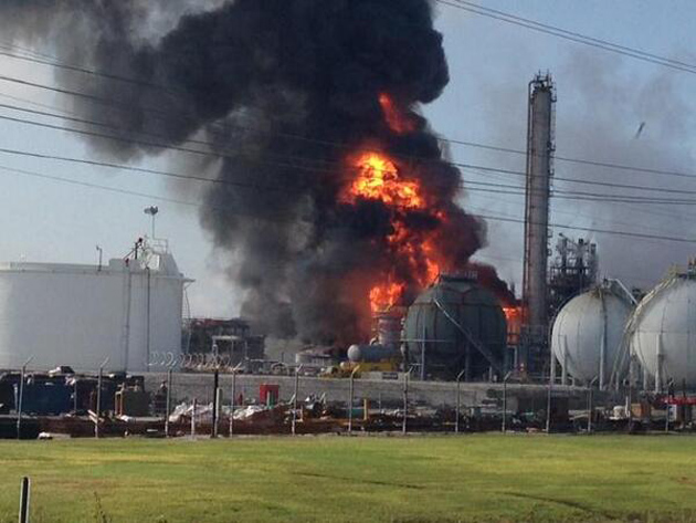 Al menos un muerto y 30 heridos en explosión en planta química en Luisiana