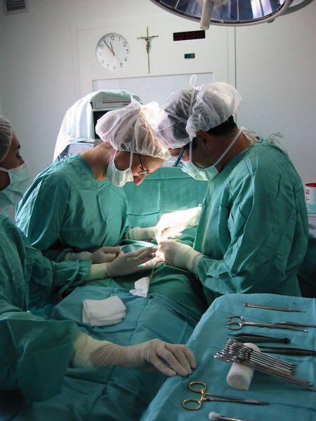 Practican cesárea a joven salvadoreña que había pedido abortar un feto sin cerebro