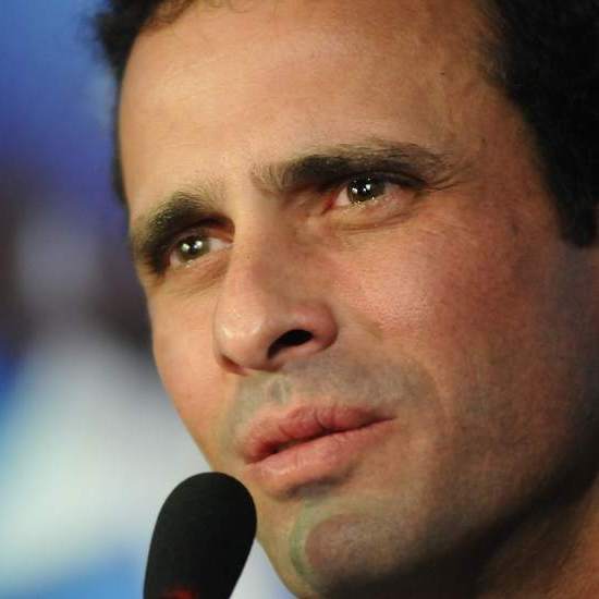 Organizaciones sociales llaman a ‘funar’ actividades de Capriles en su paso por Chile