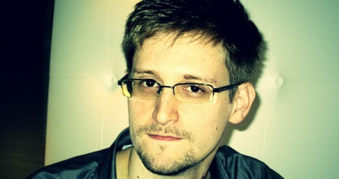 Snowden aún no entrega petición de asilo en Rusia