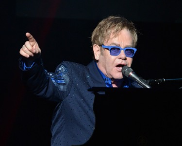 Elton John admite que podía haber muerto por una apendicitis
