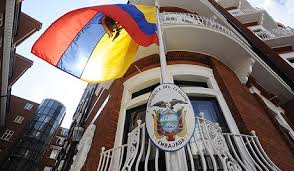Compañía británica niega haber colocado un micrófono en embajada Ecuador