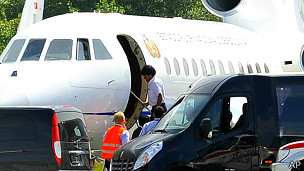 El avión de Morales despega de Viena tras desvío por caso Snowden