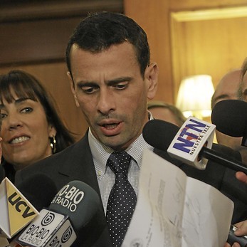 Capriles dice que mañana se reunirá con Piñera