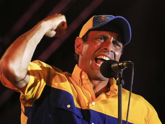 Piñera dice estar dispuesto a reunirse con Capriles, pero fuera de La Moneda