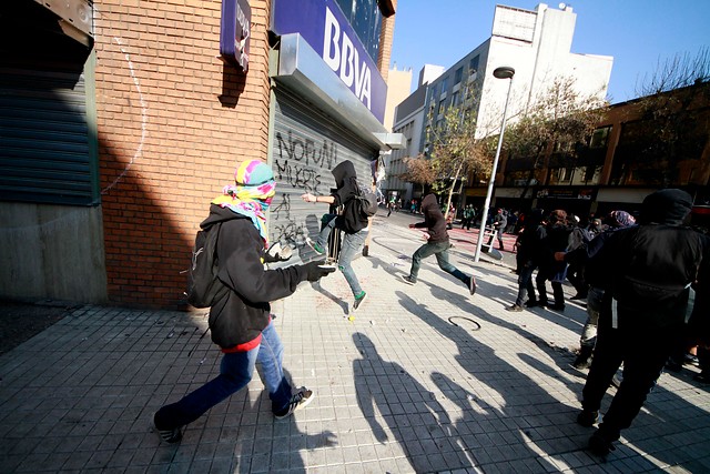 Incidentes aislados en distintos puntos del centro de Santiago tras marcha de la CUT
