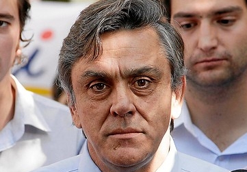 Ataque de pánico el fin de semana habría gatillado bajada de Longueira, según CNN Chile
