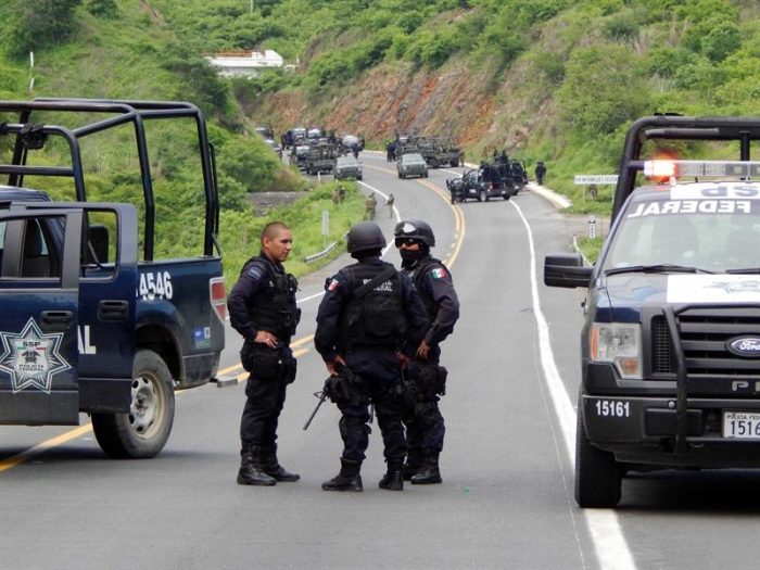 Al menos 22 muertos en México por varios ataques contra la Policía