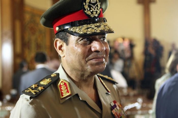 El Ejército irrumpe en la crisis egipcia con un ultimátum a Mursi