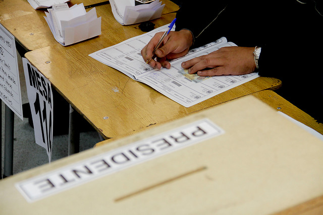 Cómputo final del Servel: Bachelet ganó primarias con el 73,05% de las preferencias y Longueira con 51,37%