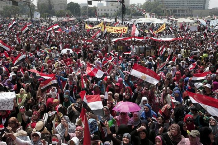 Mursi dice que la legitimidad es «la única garantía contra la violencia»