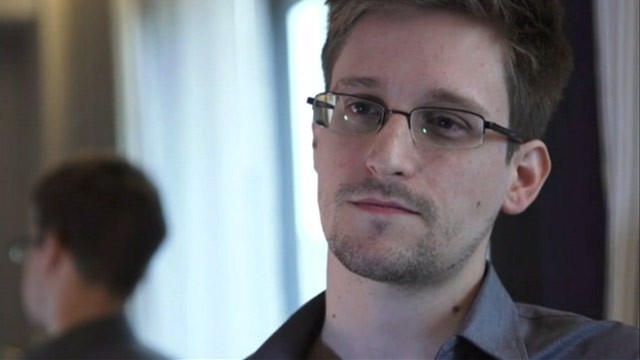 Edward Snowden permanecerá en el aeropuerto de Moscú