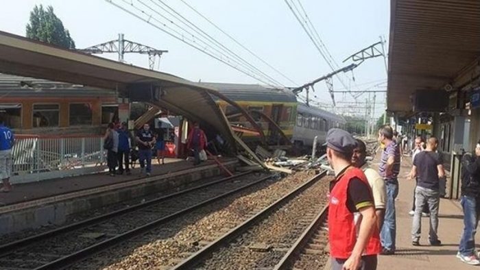 Al menos ocho muertos tras descarrilamiento de tren al sur de París