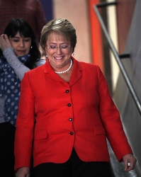 Obispo evangélico: ‘La esperanza está puesta en Michelle Bachelet para propiciar un nuevo comienzo’