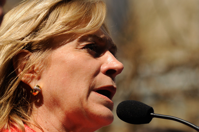 Evelyn Matthei le tira palos a la DC y dice que ese partido «pidió prácticamente el golpe militar»