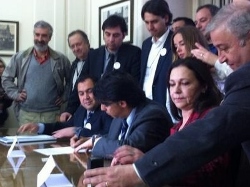 Enríquez-Ominami inscribe candidatura llamando a partidos a que «no frenen mas el cambio»