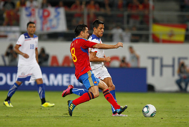 Xavi e Iniesta encabezan nómina de España para enfrentar a la ‘Roja’