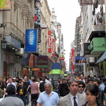 Desempleo cae a 5,7% en trimestre móvil mayo-julio y se ubica por bajo las proyecciones