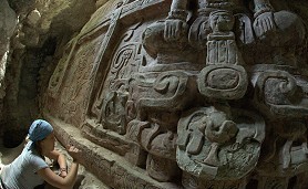 Hallan espectacular friso maya en Guatemala