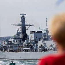 Gran Bretaña despliega buques en Gibraltar en medio de tensión con España