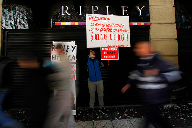 Termina huelga de trabajadores de Ripley: empresa descontará los días no laborados