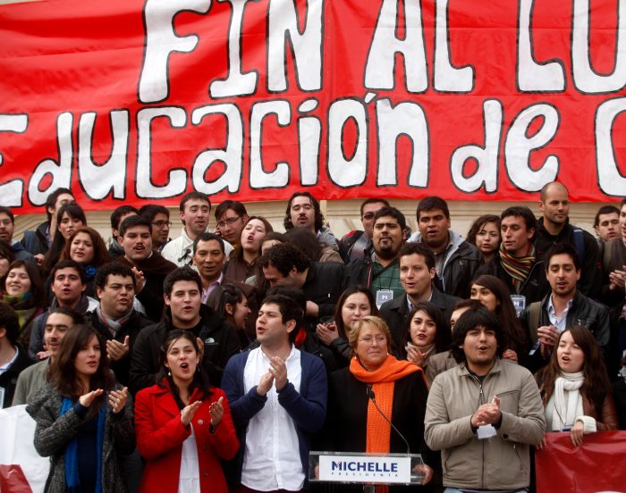 La estrategia de Bachelet para acercarse al movimiento estudiantil