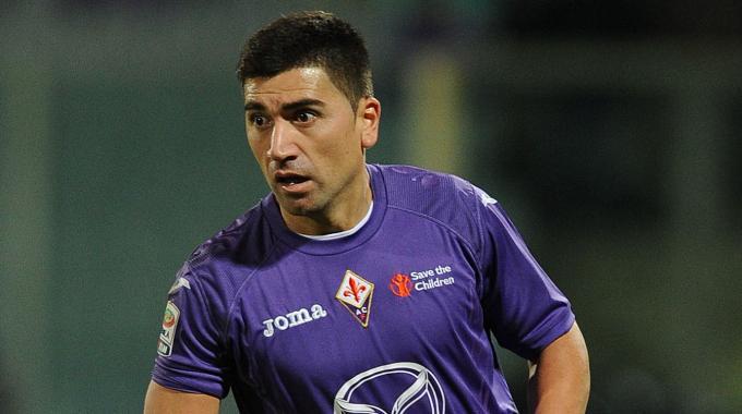 David Pizarro anota en la victoria de la Fiorentina sobre Catania por la Serie A italiana